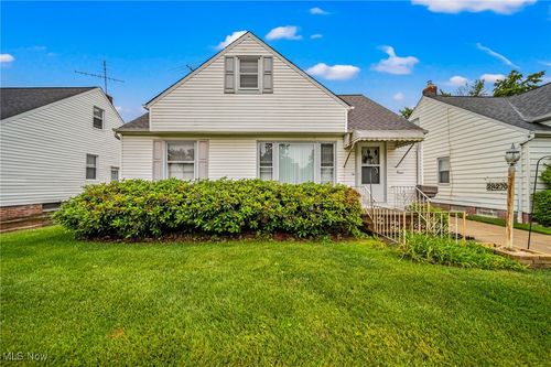24270 Glenforest Road, Euclid, OH, 44123 | Card Image