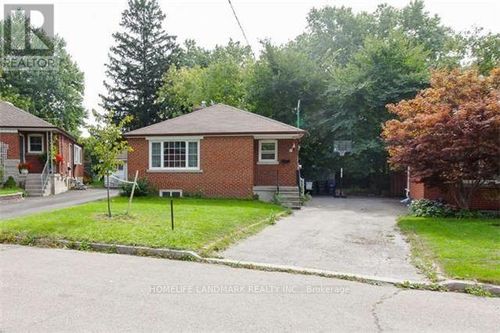 7 Baudina Crescent, Toronto (Birchcliffe-Cliffside), ON, M1N3M9 | Card Image