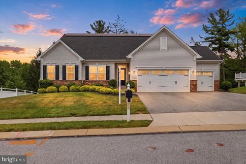 1013 Pin Oak Ln, YORK, PA, 17403-9621 | Card Image
