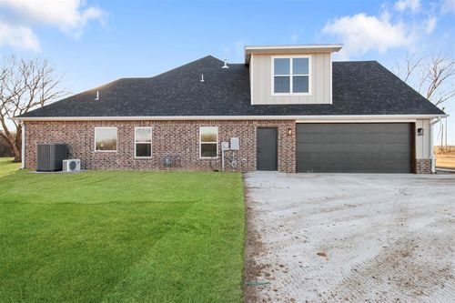 42773 Garretts Lake Rd, Shawnee, OK, 74804-9304 | Card Image