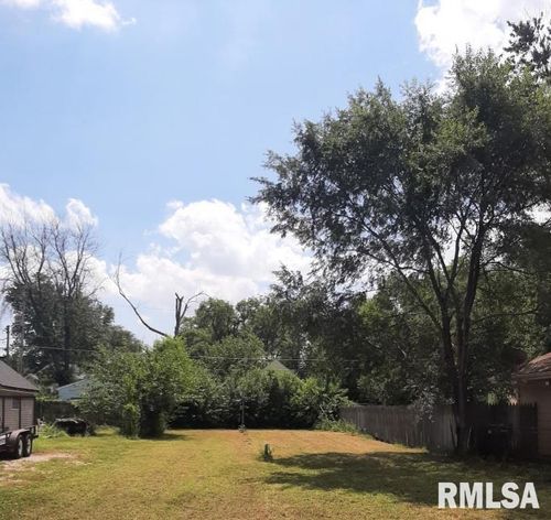 226 Herget St, Pekin, IL, 61554-5543 | Card Image