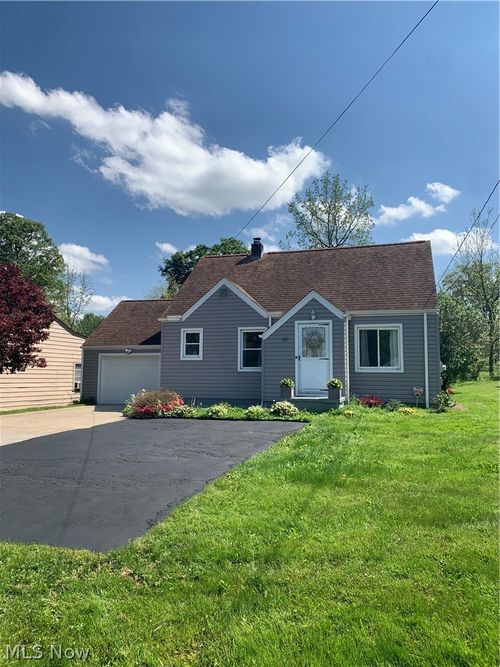 60 Renee Dr, Struthers, OH, 44471-1516 | Card Image