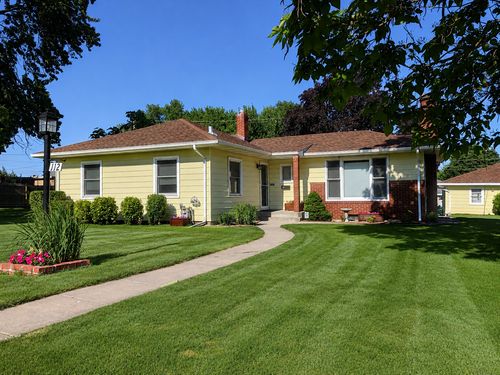 112 13th Ave N, South Saint Paul, MN, 55075-1933 | Card Image