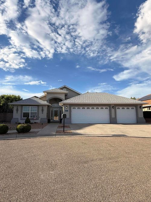 1260 Blanca Ave Nw, Los Lunas, NM, 87031-8497 | Card Image