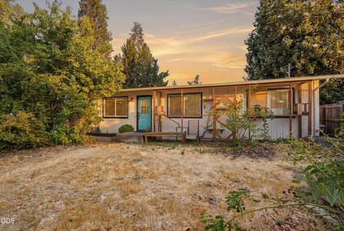 3339 Perrydale Ct, Medford, OR, 97501-2044 | Card Image