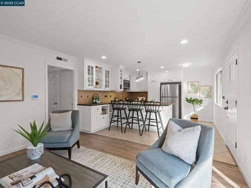 200 El Dorado Ave, Danville, CA, 94526-3840 | Card Image