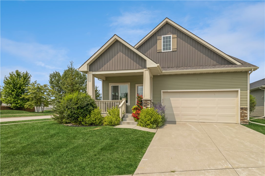 Linden Dr, West Des Moines, IA 50266