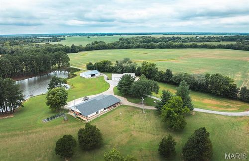 6694 Shamrock Rd, Tamaroa, IL, 62888-2149 | Card Image