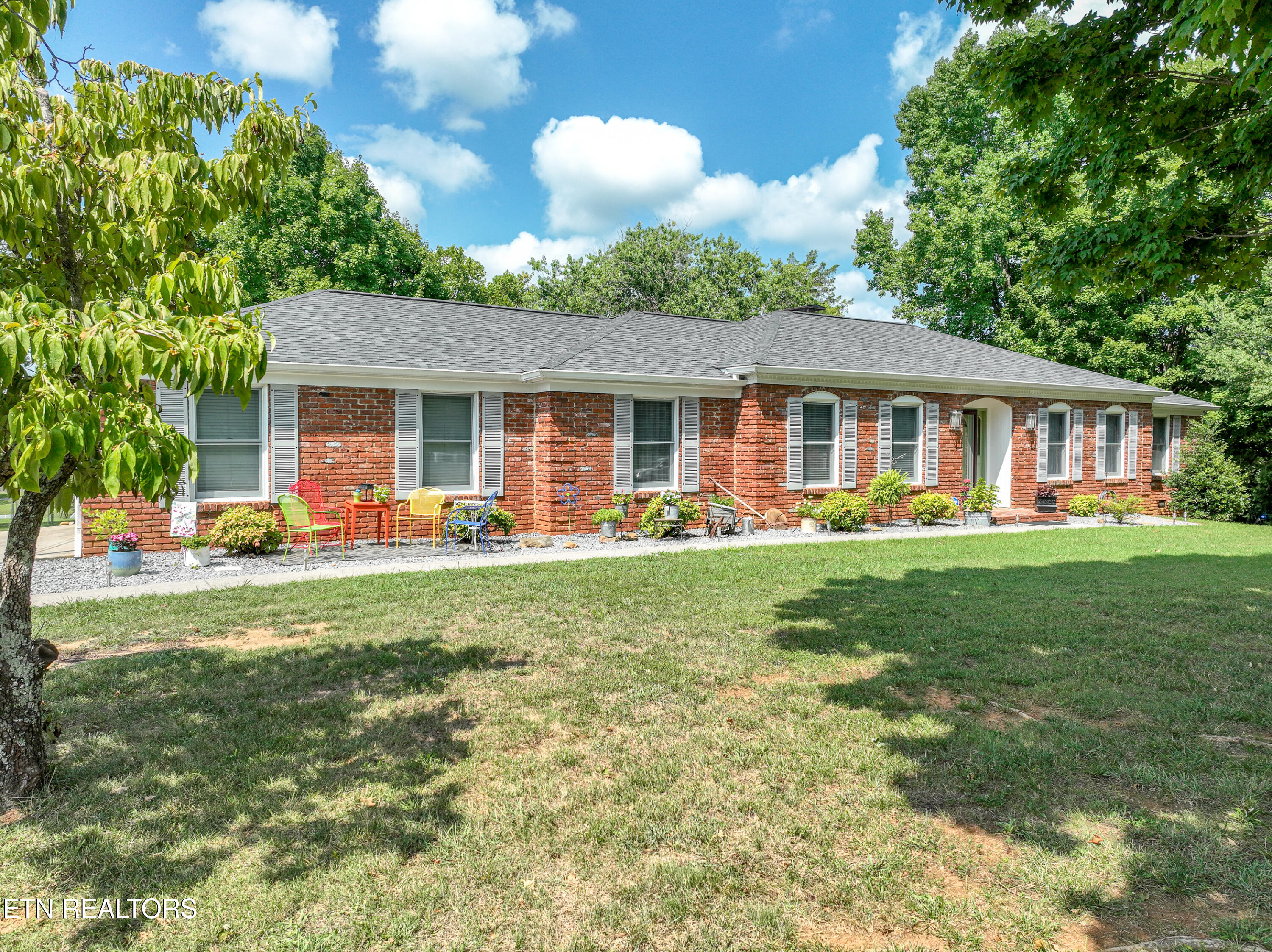 Kenmark Dr, Maryville, TN 37803