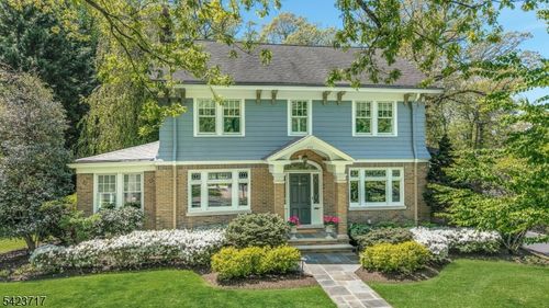 230 Summit Ave, Summit, NJ, 07901-2202 | Card Image