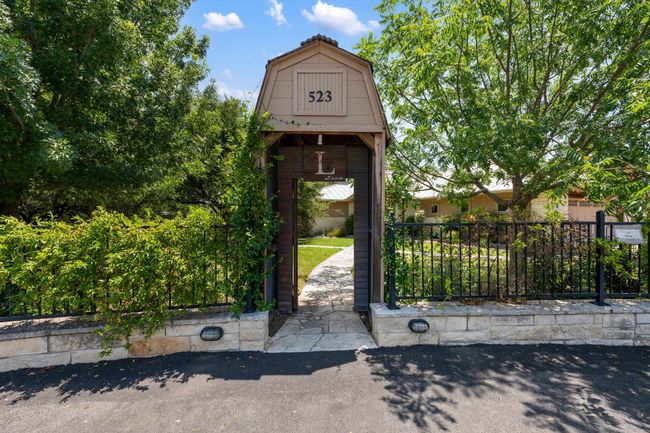 523 County Road 136 A, House other with 3 bedrooms, 3 bathrooms and null parking in Kingsland TX | Image 4