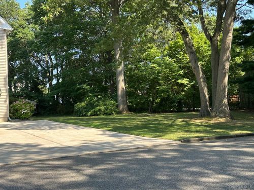 29 Bailey Ave, Babylon, NY, 11702-2008 | Card Image