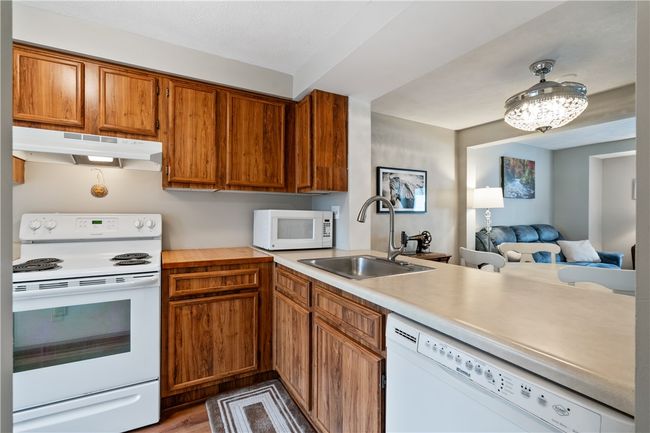 310 Redrome Cir W, Townhouse with 2 bedrooms, 2 bathrooms and 3 parking in Bridgeville PA | Image 19