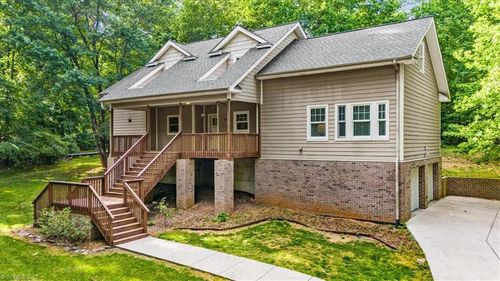 2105 Morning Star Ln, Winston Salem, NC, 27107-6240 | Card Image