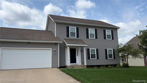 1461 Scotland Yard Dr, Walled Lake, MI, 48390-2282 | Card Image