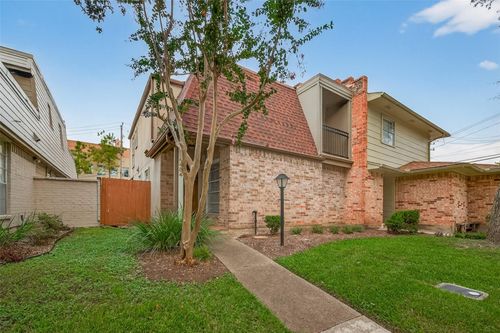 4404 Basswood Ln, Bellaire, TX, 77401-3202 | Card Image