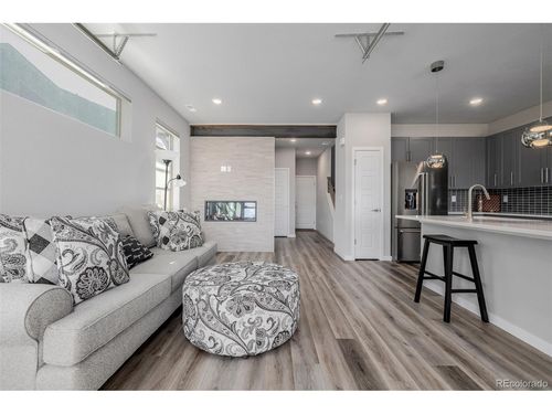 4045 S Teller St, Lakewood, CO, 80235-2200 | Card Image