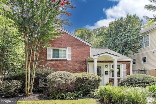 6703 Hallwood Ave, FALLS CHURCH, VA, 22046-2337 | Card Image