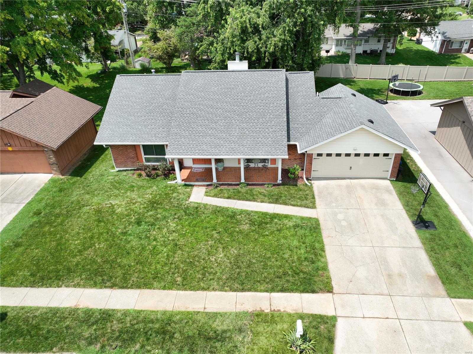 Somerton Ridge Dr, Saint Louis, MO 63141