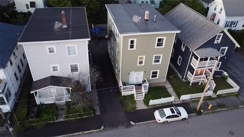 301 Lowden St, Pawtucket, RI, 02860-6053 | Card Image