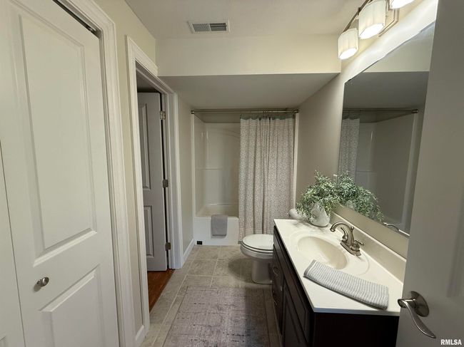 20731 N Sequoia Cv, House other with 4 bedrooms, 2 bathrooms and 2 parking in Chillicothe IL | Image 15