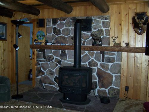 677 Agate St, Pinedale, WY, 82941-5011 | Card Image