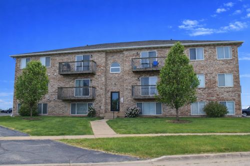 302-565 Strack St, Cortland, IL, 60112-4163 | Card Image