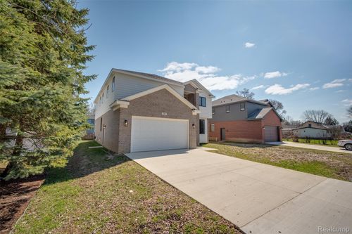 2911 Walsh Dr, Rochester Hills, MI, 48309-4328 | Card Image