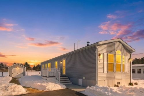 7 1st Ave, Westfield, MA, 01085-1159 | Card Image