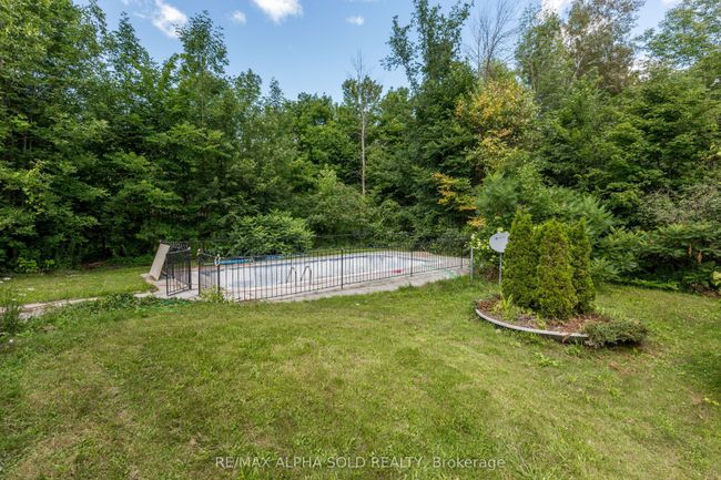 2087 Rumney Rd, House other with 3 bedrooms, 3 bathrooms and 6 parking in Midland ON | Image 32