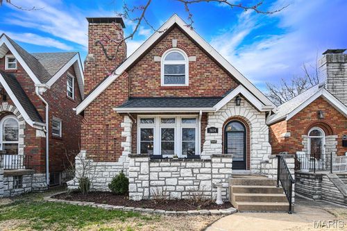 5604 Itaska St, Saint Louis, MO, 63109-2832 | Card Image