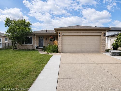 3621 Bates Dr, Sterling Heights, MI, 48310-2537 | Card Image