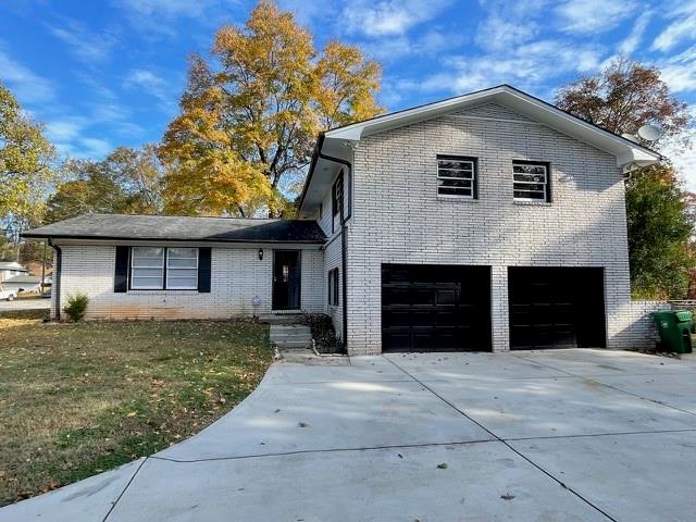 Knollview Dr, Decatur, GA 30034