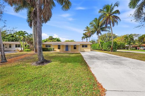 1377 11th Ct, NAPLES, FL, 34102-5223 | Card Image