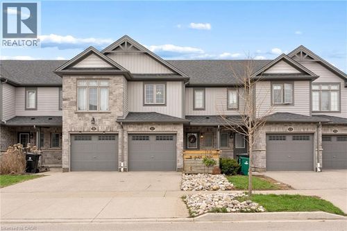 11 Wildflower St, Kitchener, ON, N2P0E8 | Card Image