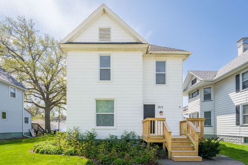 813 W Locust St, Davenport, IA, 52804-3849 | Card Image