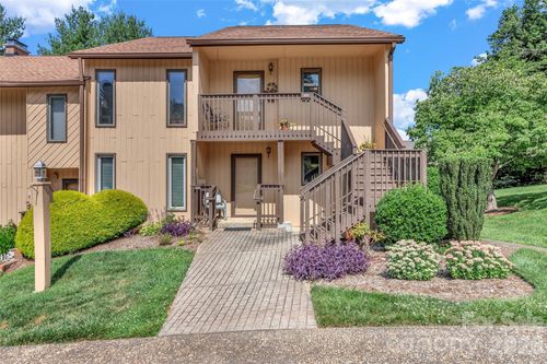 117 Pebble Creek Dr, Asheville, NC, 28803-3257 | Card Image