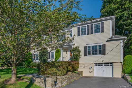 35 Holly Pl, Larchmont, NY, 10538-1319 | Card Image