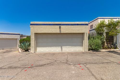 5231 N 1st Ave, Tucson, AZ, 85718-4701 | Card Image