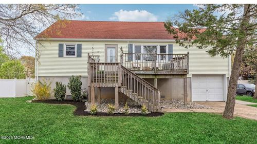 15 Illinois Ave, Port Monmouth, NJ, 07758-1107 | Card Image
