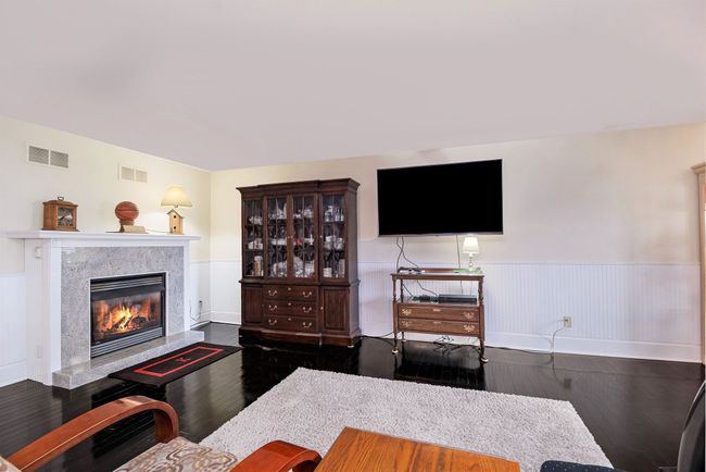 Lower level family room | Image 18