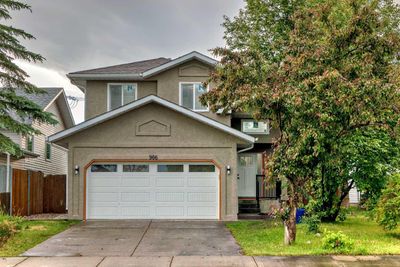 906 Applewood Dr Se, House detached with 4 bedrooms, 3 bathrooms and 4 parking in Calgary AB | Image 1