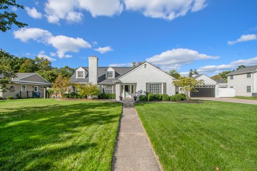 2821 Elmwood Dr Se, East Grand Rapids, MI, 49506-4204 | Card Image