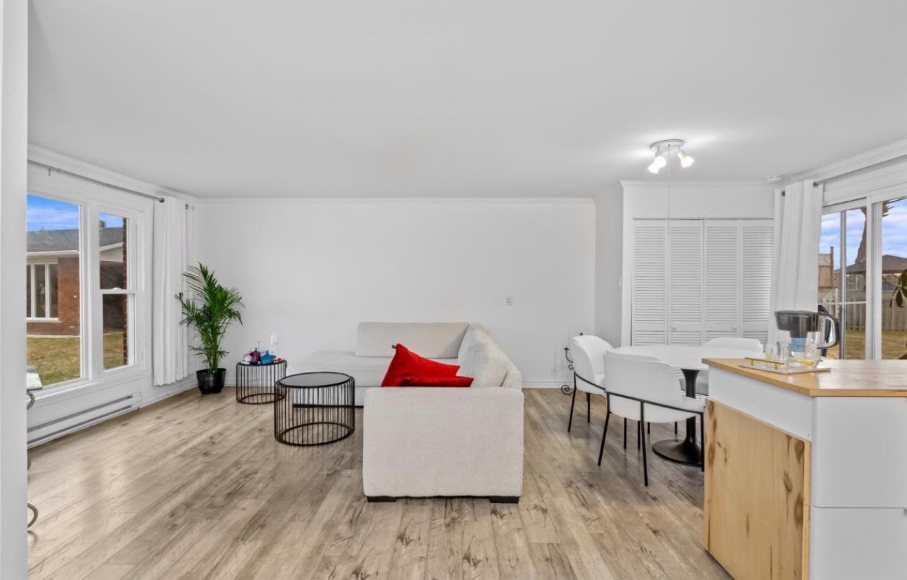 Residential in Longueuil (Greenfield Park) 5