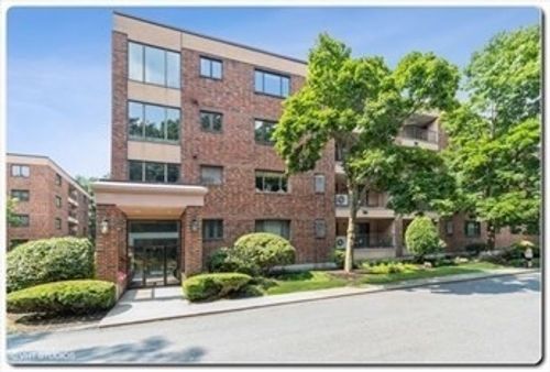 29-9 Ledgewood Way, Peabody, MA, 01960-1389 | Card Image
