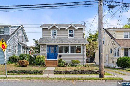 29 Dick St, Bergenfield, NJ, 07621-1214 | Card Image