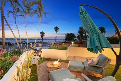 3822 Sequoia St, San Diego, CA, 92109-6518 | Card Image