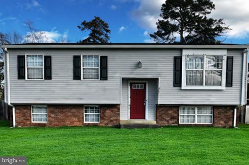 211 Mohawk Trl, Browns Mills, NJ, 08015-6303 | Card Image