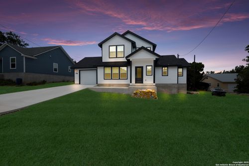 122 Hi View Dr, Pipe Creek, TX, 78063-6456 | Card Image