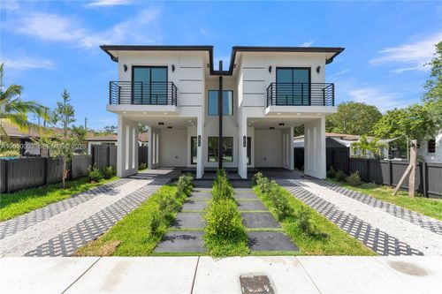 1818 Nw 49th St, MIAMI, FL, 33142-4011 | Card Image
